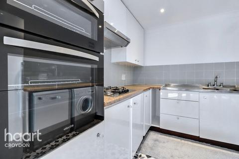 Reedham Drive, Purley 1 bed flat for sale