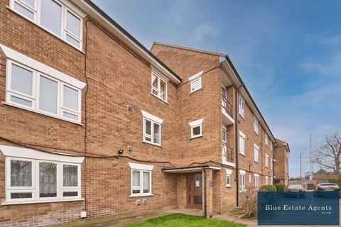 Lampton Road, Hounslow, TW3 2 bed ground floor flat for sale