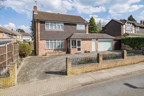 Oakwood Road, Orpington, Kent, BR6 8JH 3 bed detached house for sale