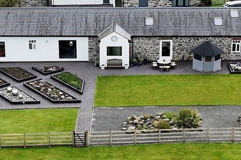 Tremoelgoch Bach, Llanfachraeth, LL65 3 bed character property for sale