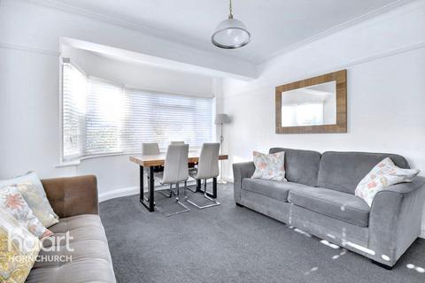 Upminster Road, HORNCHURCH 2 bed flat for sale
