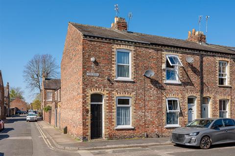Fern Street, York, YO31 7QU 2 bed end of terrace house for sale