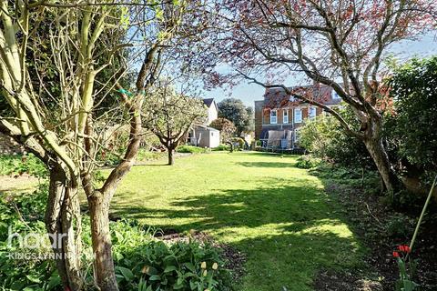 Hunstanton PE36 5 bed semi