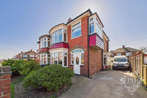 Forth Road, Redcar, TS10 1PN 3 bed semi