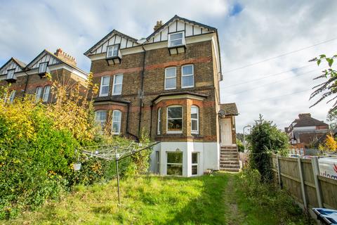 Frith Road, Dover, Kent, CT16 2 bed maisonette for sale