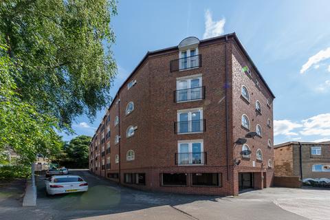 Back Lane, Heckmondwike WF16 2 bed flat for sale