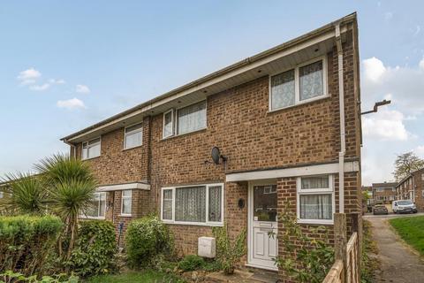 Banbury,  Oxfordshire,  OX16 3 bed semi