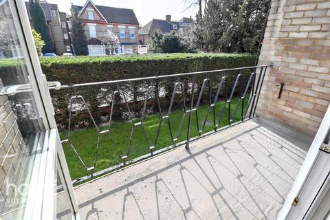 Cheam Road, Sutton 1 bed apartment for sale