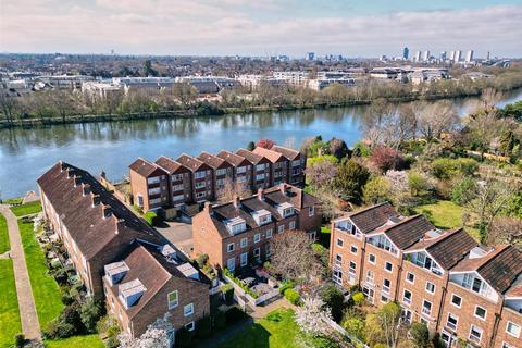 Chiswick Staithe, Chiswick, W4 4 bed townhouse for sale