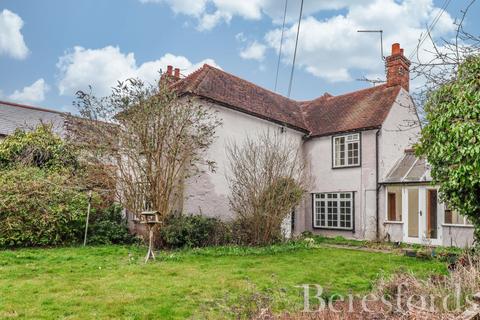 Church End, Dunmow, CM6 3 bed semi