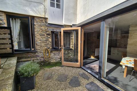 Trafalgar Square, Fowey 1 bed apartment for sale