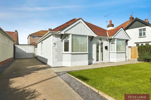 23 Rhuddlan Road, Rhyl, LL18 2PP 3 bed detached bungalow for sale