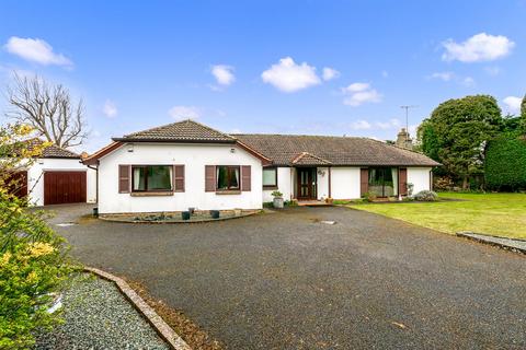 Pigeonhouse Lane, Rustington BN16 4 bed detached bungalow for sale