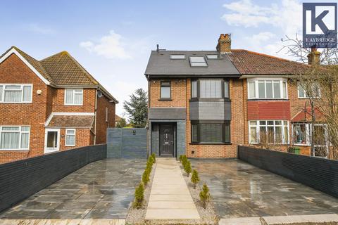 Commonside East, Mitcham, CR4 5 bed semi