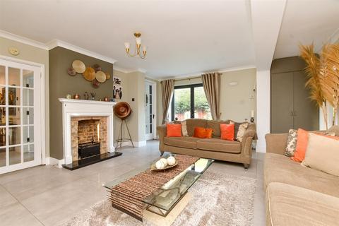 Woodcote Grove Road, Coulsdon, Surrey 4 bed detached house for sale