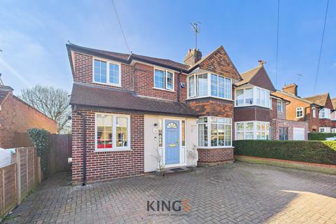 Endymion Road, Hatfield, AL10 4 bed semi
