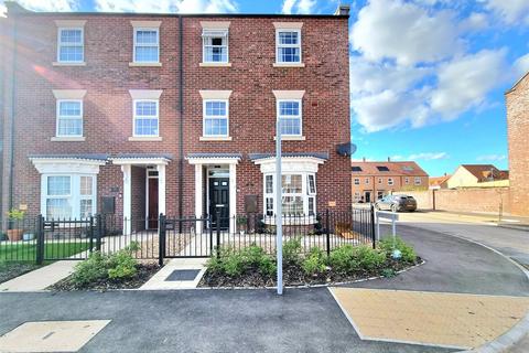 Circus Approach, Spalding, PE11 1WN 4 bed semi