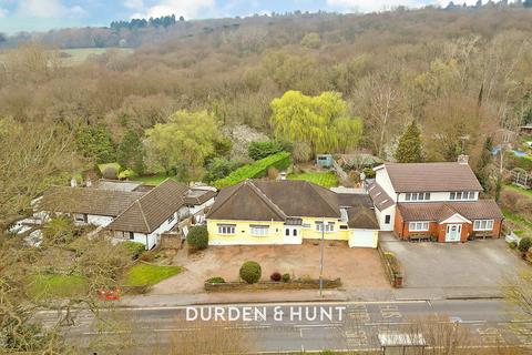 Orange Tree Hill... 3 bed semi