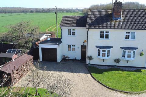 Hull Lane, Sandon, Chelmsford 2 bed cottage for sale