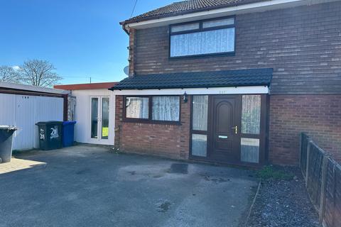 Burton Road, Branston... 3 bed semi