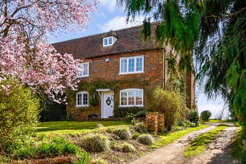 Westwell Lane, Hothfield, Ashford... 5 bed semi