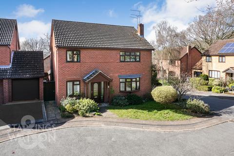 Shakespeare Way, Taverham, Norwich 4 bed detached house for sale