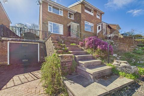 Hillswood Avenue, Kendal LA9 3 bed semi