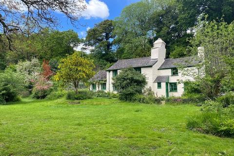 Yelverton, Devon 3 bed detached house for sale