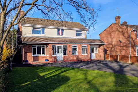 Appletree Lane, Worcester WR7 4 bed detached house for sale
