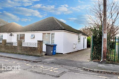 North Town Road, Maidenhead 3 bed detached bungalow for sale