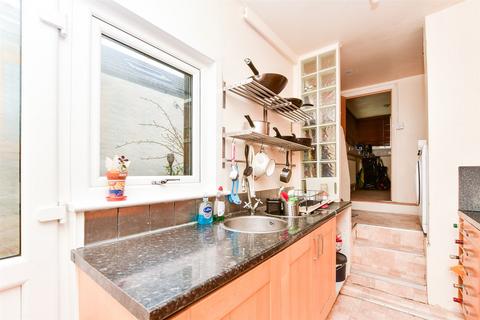 Beechwood Road, Caterham, Surrey 2 bed semi