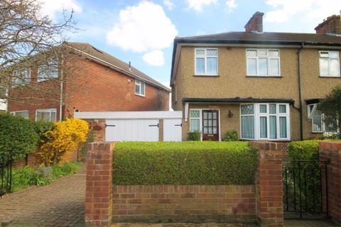 Windmill Lane, Greenford 3 bed terraced house for sale