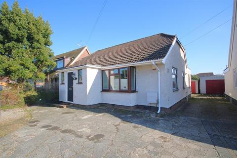 Welley Road, Wraysbury 2 bed detached bungalow for sale