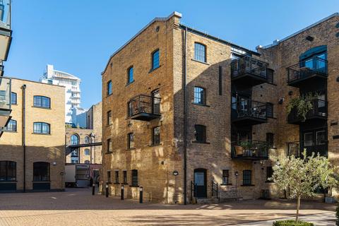 Butlers & Colonial Wharf, Shad... 2 bed flat for sale