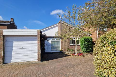 Ivel Gardens, Biggleswade, SG18 2 bed detached bungalow for sale