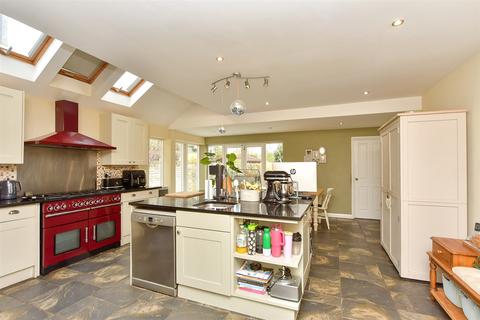Albany Road, Sittingbourne ME10 4 bed detached house for sale