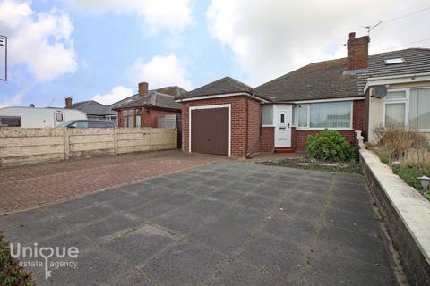 Green Drive,  Thornton