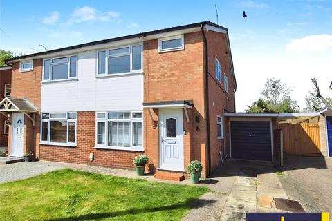 Greenend Close, Spencers Wood... 3 bed semi