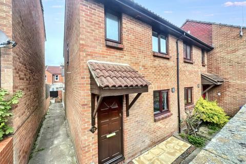 Salisbury 2 bed end of terrace house for sale