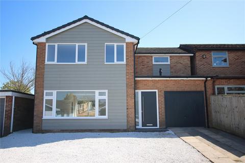 Clinton Road, Lymington, Hampshire, SO41 4 bed link detached house for sale
