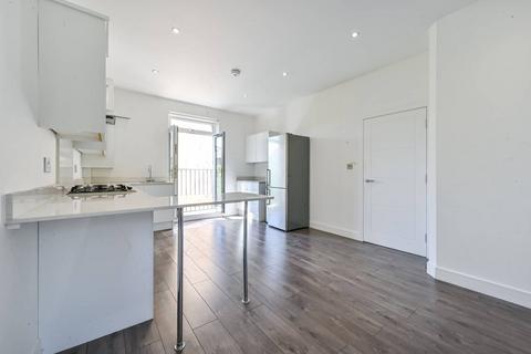 Wilberforce Road, Finsbury Park... 2 bed flat for sale