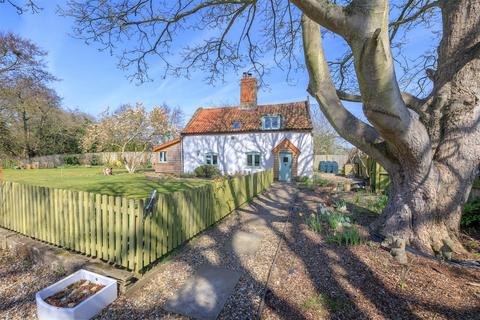 London Road, Beccles NR34 3 bed cottage for sale
