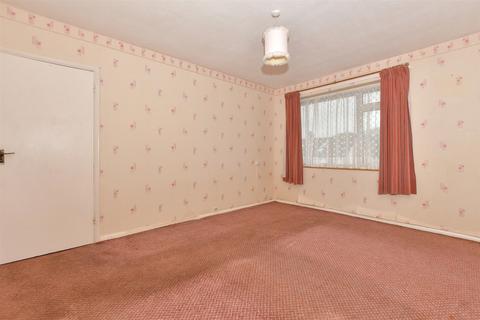 Salisbury Close, Tonbridge, Kent 2 bed semi