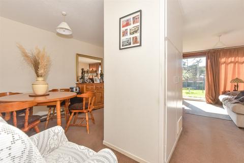 Cleveland Road, Basildon SS14 3 bed end of terrace house for sale