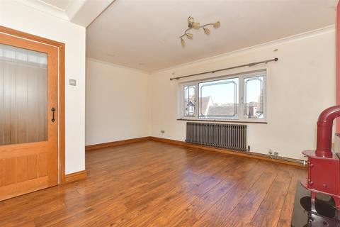 High Street, Hornchurch, Essex 2 bed duplex for sale
