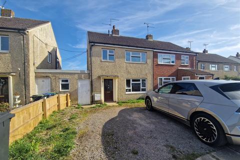 Rylands Way, Royal Wootton Bassett... 3 bed semi