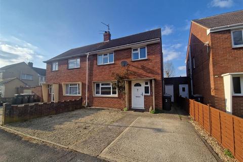 Rutland Close, Melksham 3 bed semi