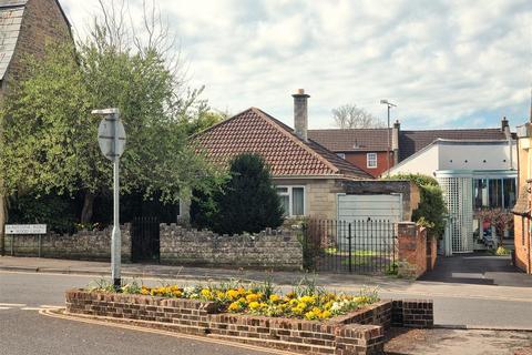 Gladstone Road, Chippenham 2 bed detached bungalow for sale