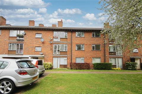 Buxton Drive, London E11 3 bed flat for sale