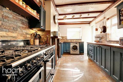 Broadway, Sheerness 4 bed terraced house for sale